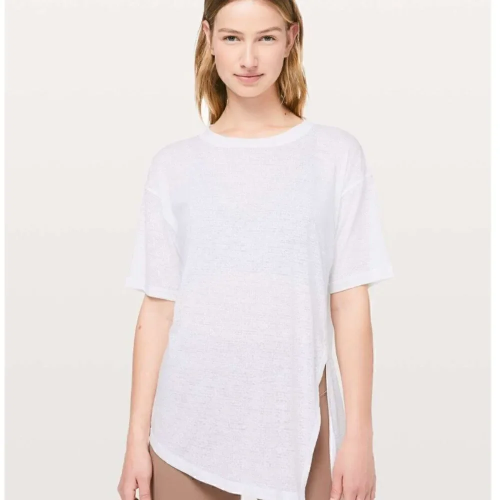Lululemon Sneak Out White short sleeve tunic NWOT size 4